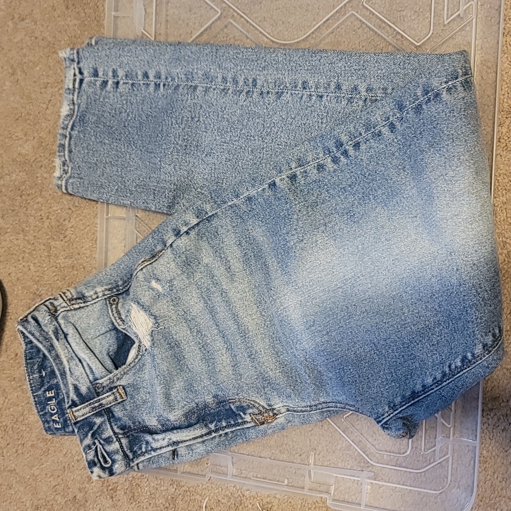 Size 4 Short AE Curvy Mom Jeans